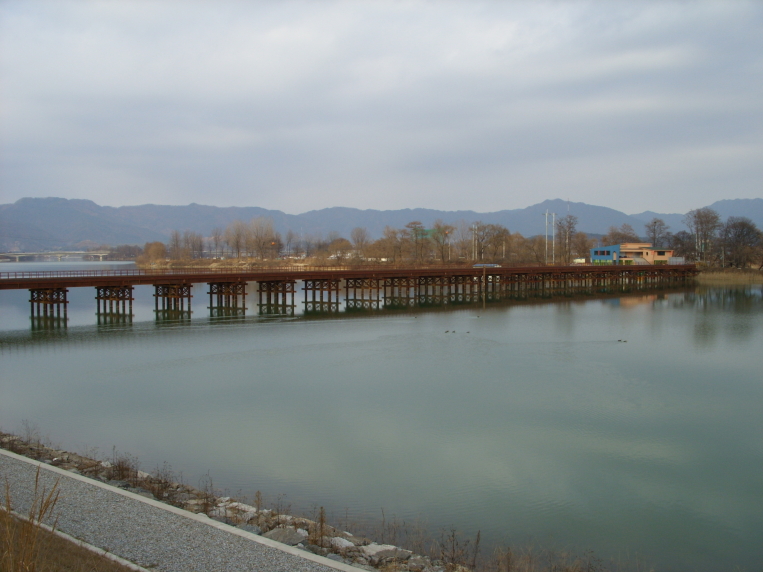 춘천 의암호의 상중도[上中島] 한바퀴 돌기