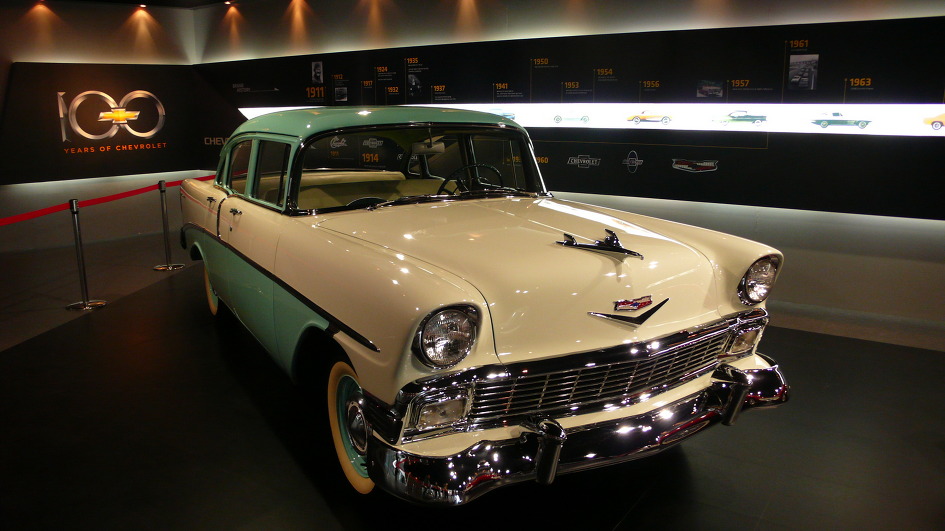 멋있는 차 구경하세요...