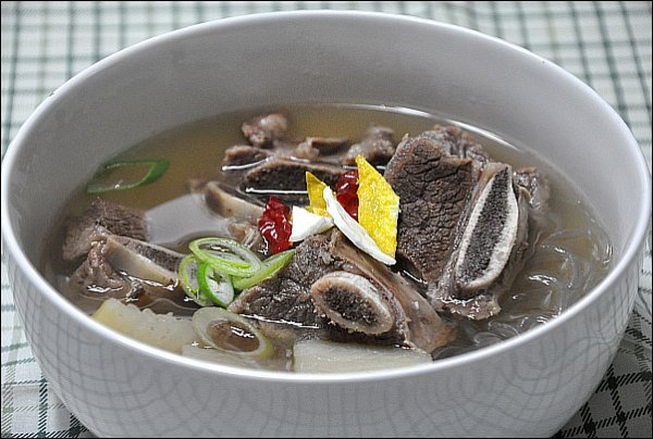 몸을 따뜻하게 해 주는 갈비탕