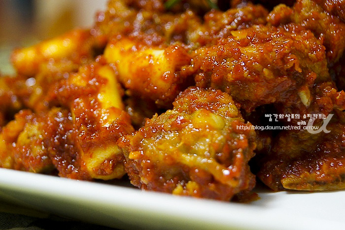 채소 없이 화끈하게,불타는 매운 맛 돼지갈비찜 - 10만개의 레시피, 메뉴판키친 요리판
