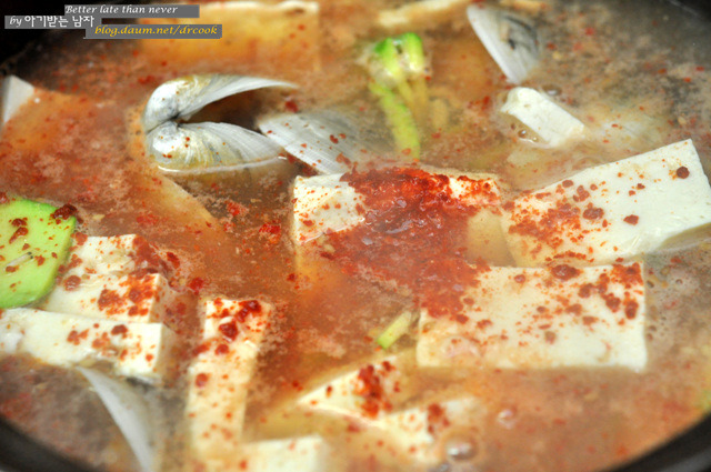 피곤한 남편의 피로회복 안주...모시조개 두부찌개