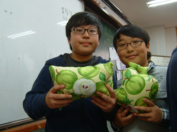 예전자료--실과(예쁜 쿠션, 방석 )만들기