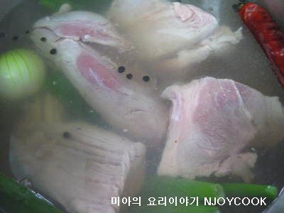 저렴하고 담백하게 맛있는 특별식 "술 취한 돼지고기 조림 "