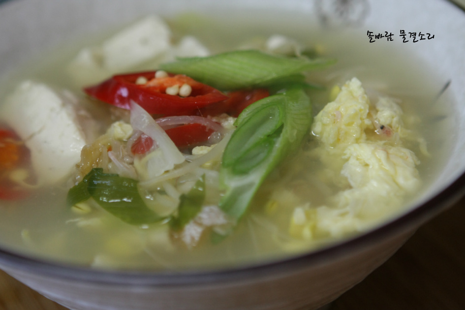 이보다 더 시원할 수없는 국물 맛~~콩나물 황태해장국