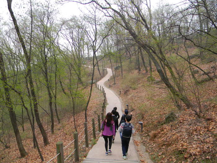 서울의 포근한 뒷동산, 남산 (한국인의 미소, 남산 산책로, 근래 개방된 한양도성 남산약수터 주변 구간)