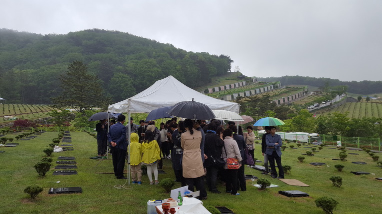 이렇게 가시는 것입니까? 고 김보옥 영가님!