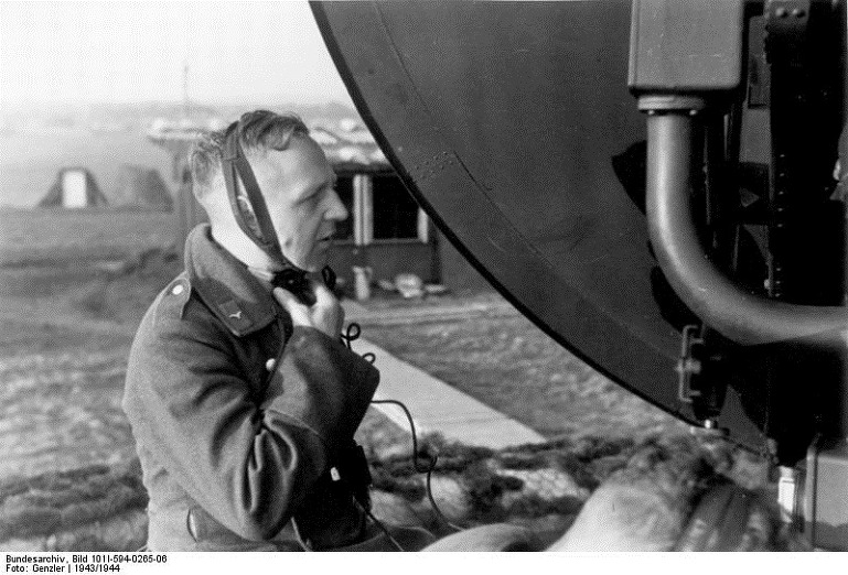 영국 공수부대의 브루네발 독일군 뷔르츠부르크 레이더 탈취작전[British Airborne troops German Wirzburg Rador Brunebal Raid- Operation Biting]