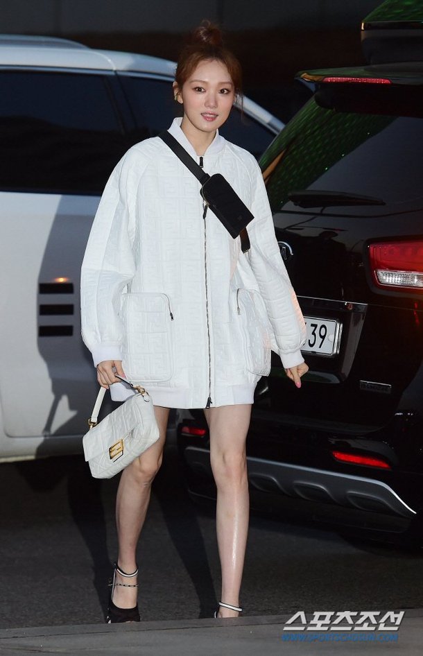 이성경