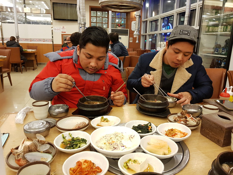 한라산 관음사로 필리핀(Philippines)에서온 Ricky Alilic와 사찰(Temple)순례