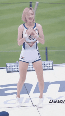 치어리더 서현숙의 이름을 알린 의상.jpgif | 인스티즈