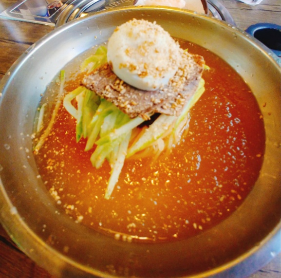 전통밀면 이미지