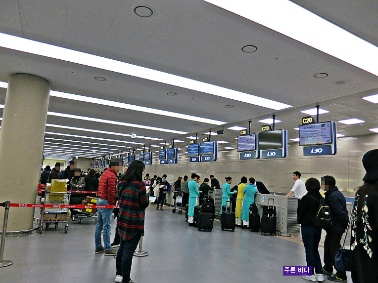 부산 김해공항, 베트남 호치민 탄손누트, 하노이 노이바이공항, 캄보디아 시엠레아프공항
