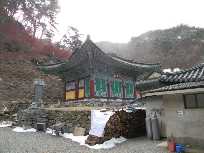 청주에서 제일 벽지에 숨겨진 고찰, 구룡산 월리사 (월리사 대웅전)